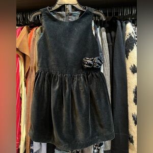 Little Girls Elegant Benetton Black Velvet Dress w Satin Flowers Detail 3T-4T
